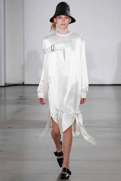 Look 43